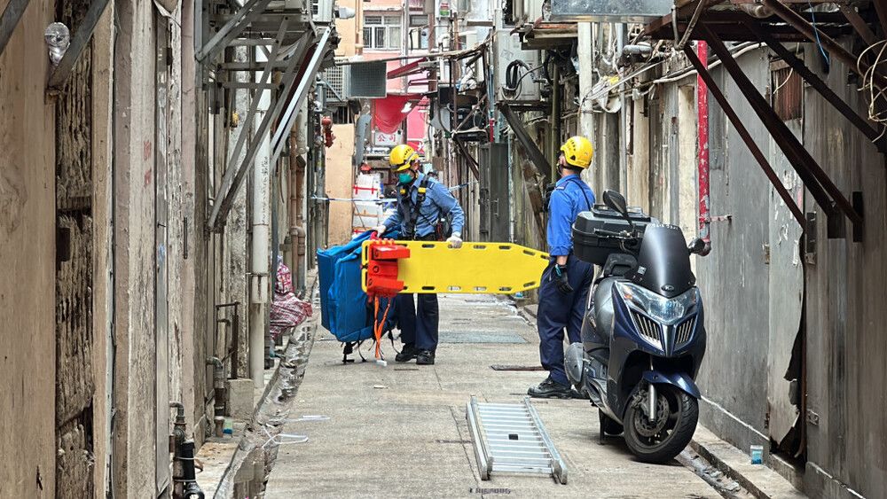 Suspected burglar falls to his death while scaling Sham Shui Po building