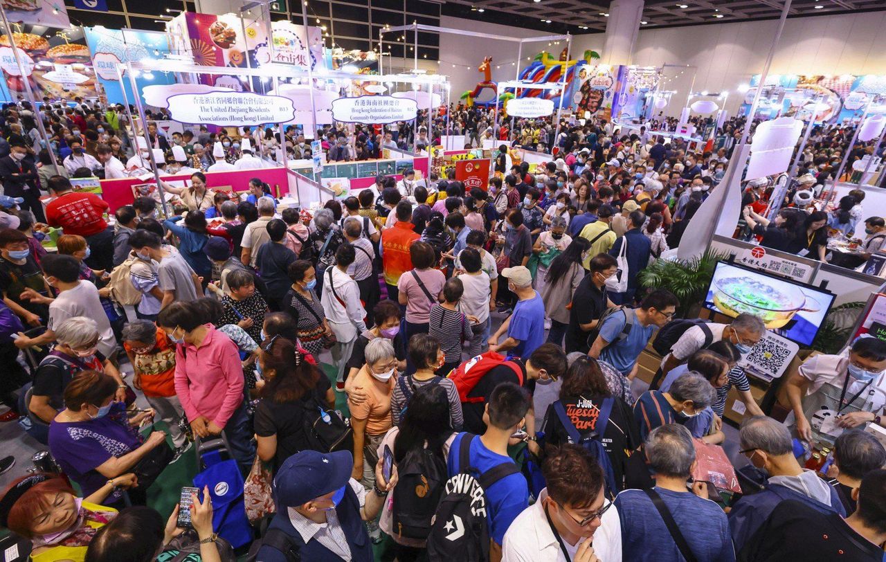‘Happy Hong Kong’ kicks off with thousands heading to gourmet food fair
