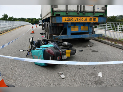 Motorcyclist killed after ramming into a parked lorry in Tin Shui Wai