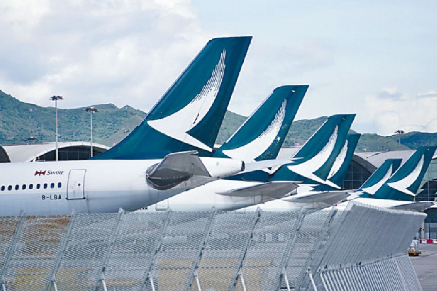 Cathay warns of disciplinary action for pilots said to be attempting to defraud overtime pay