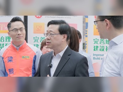 Civic organizations take to the streets to support district governance reforms