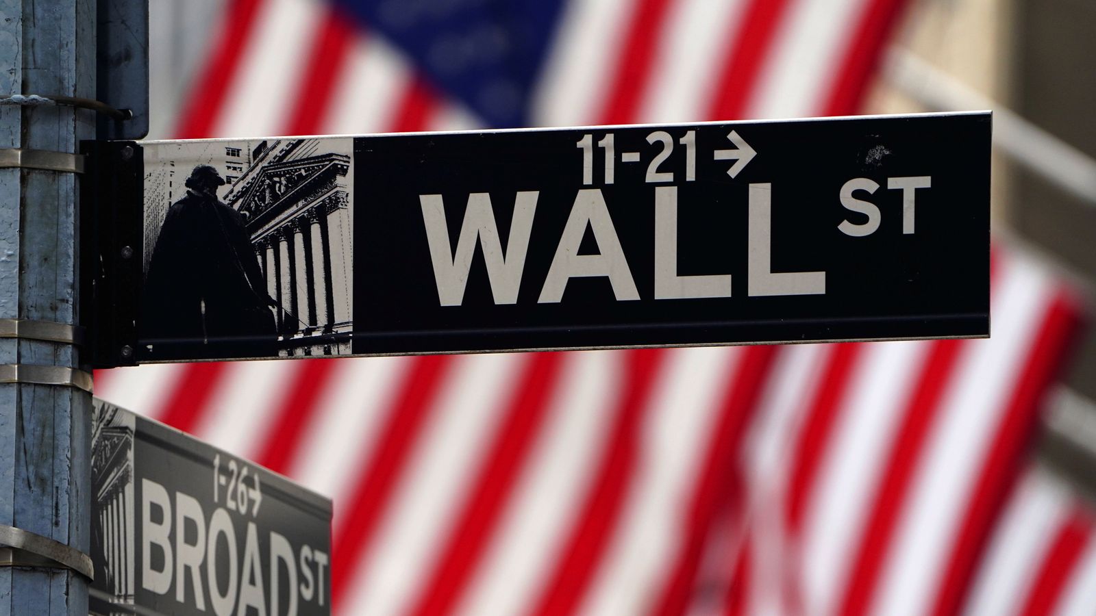 More US banks under pressure as Fed faces rate hike backlash