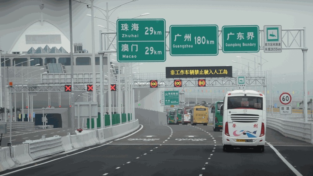 About 450,000 HK vehicles benefit from northbound travel scheme