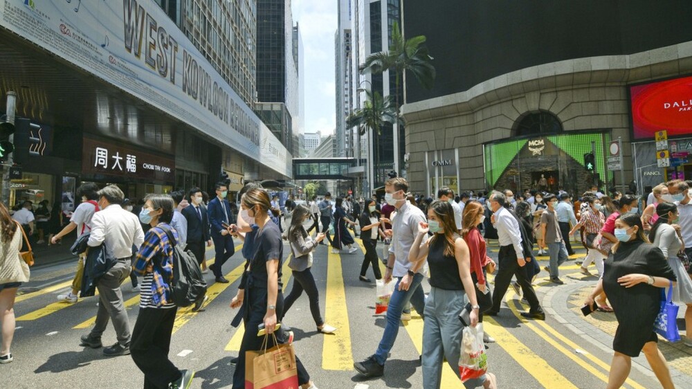 The Immigration Department in Hong Kong has announced that, starting from June 19, applicants for work and student visas will be required to declare whether they have prior criminal convictions