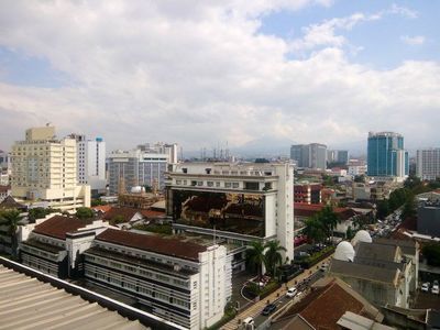 Australian faces over 1 year in jail for spitting at Indonesian imam