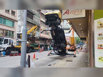 Overloading blamed for film platform collapse