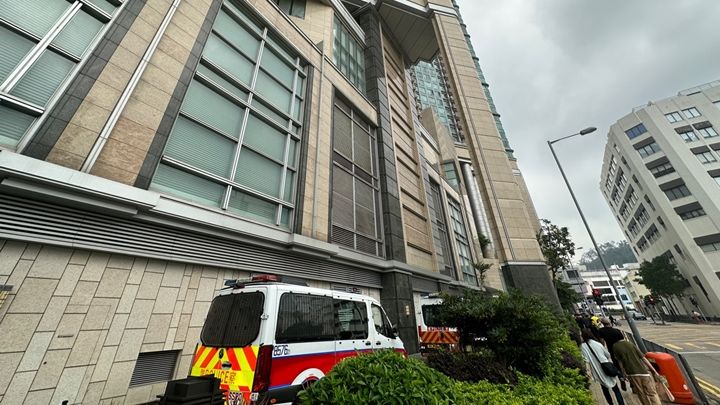Foreign domestic helper dies from fall while cleaning window of Lai Chi Kok flat