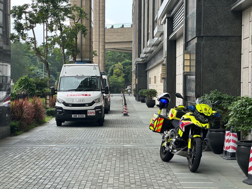 Foreign domestic helper dies from fall while cleaning window of Lai Chi Kok flat