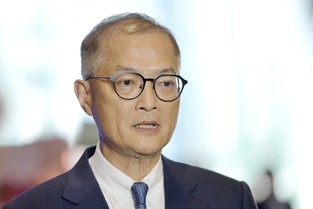 Hong Kong's health chief, Lo Chung-mau, has emphasized that organs donated by Hongkongers will be used on Hongkongers first