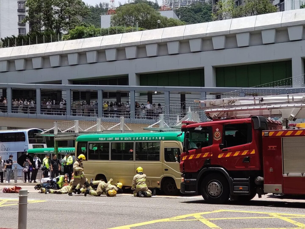 Elderly man hospitalized after being struck by reversing minibus in Kwai Fong