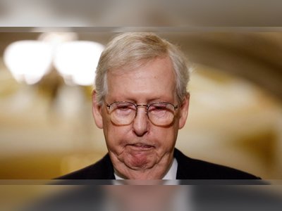 US Senate Republican Mitch McConnell freezes up, leaves press conference